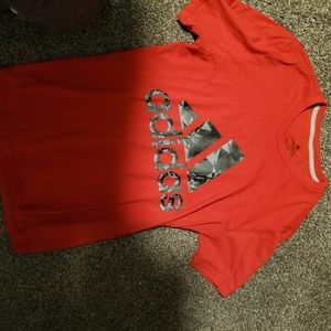 Red Addias active shirt